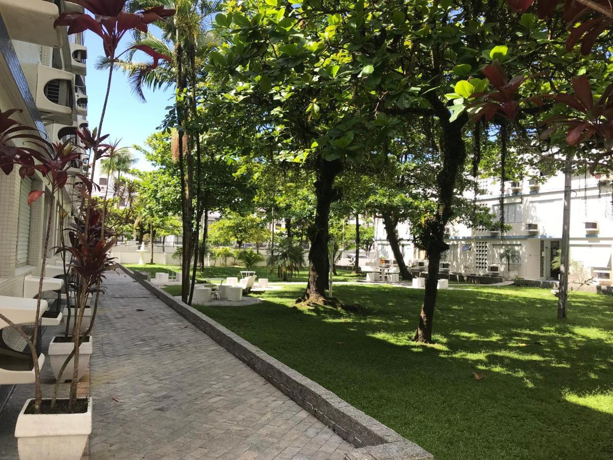 Apartamento Guaruja Enseada Caravela - Proximo Da Praia - Com Ar Condicionado E Vaga Para Carro Bagian luar foto