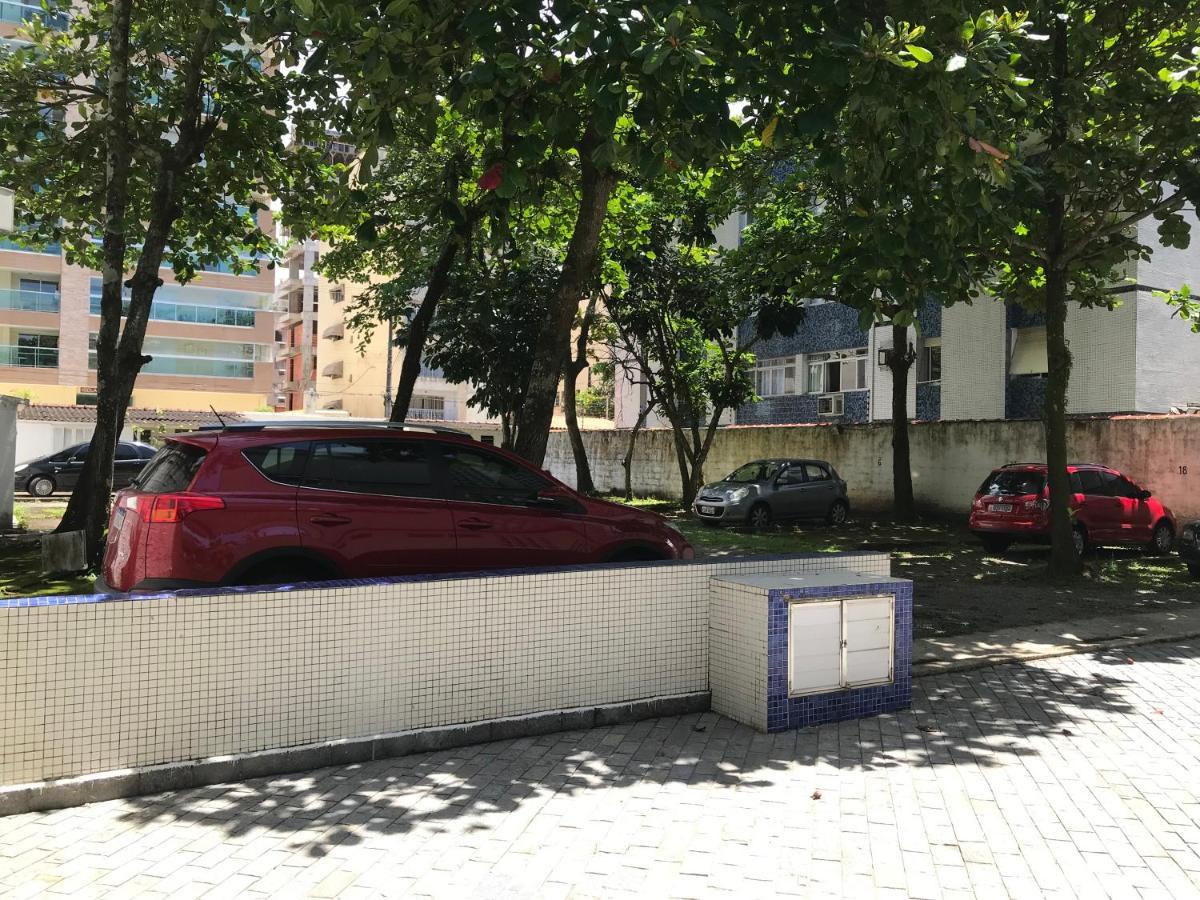 Apartamento Guaruja Enseada Caravela - Proximo Da Praia - Com Ar Condicionado E Vaga Para Carro Bagian luar foto
