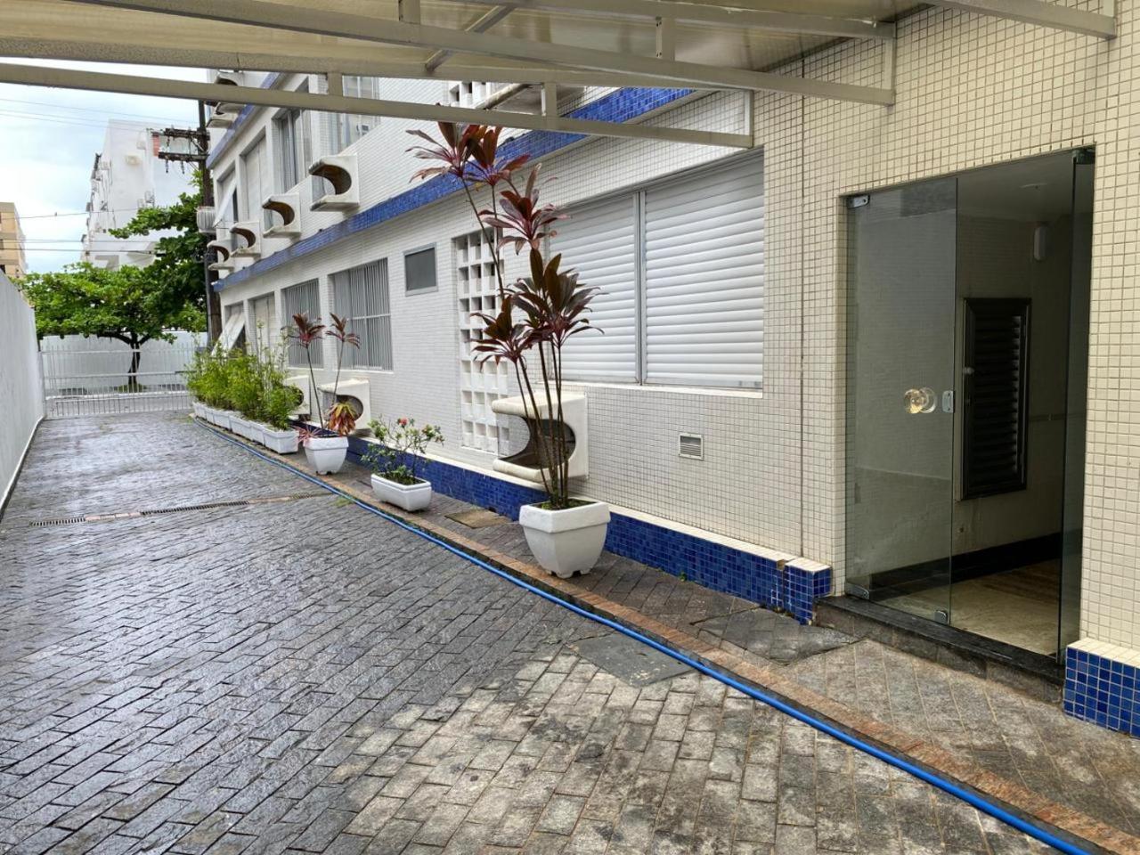 Apartamento Guaruja Enseada Caravela - Proximo Da Praia - Com Ar Condicionado E Vaga Para Carro Bagian luar foto