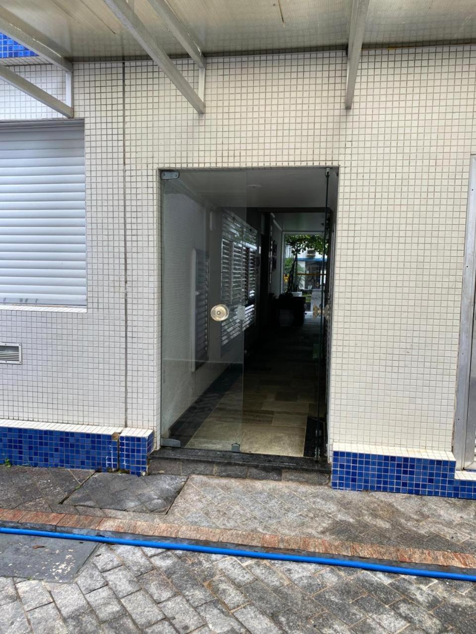 Apartamento Guaruja Enseada Caravela - Proximo Da Praia - Com Ar Condicionado E Vaga Para Carro Bagian luar foto